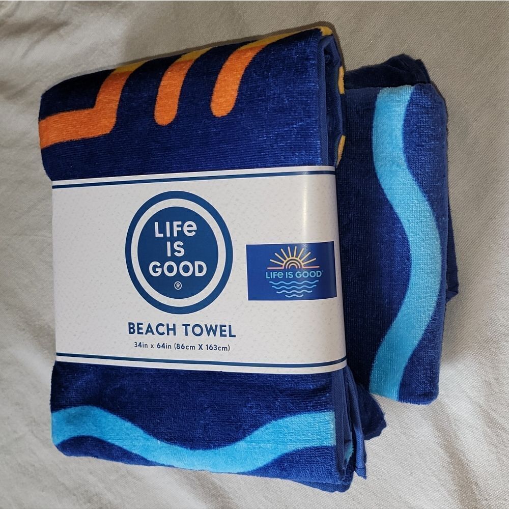 LIFE IS GOOD Large Sunshine Logo Beach Towel ☀️ 2024 ☀️ 34 x 64 inches • New